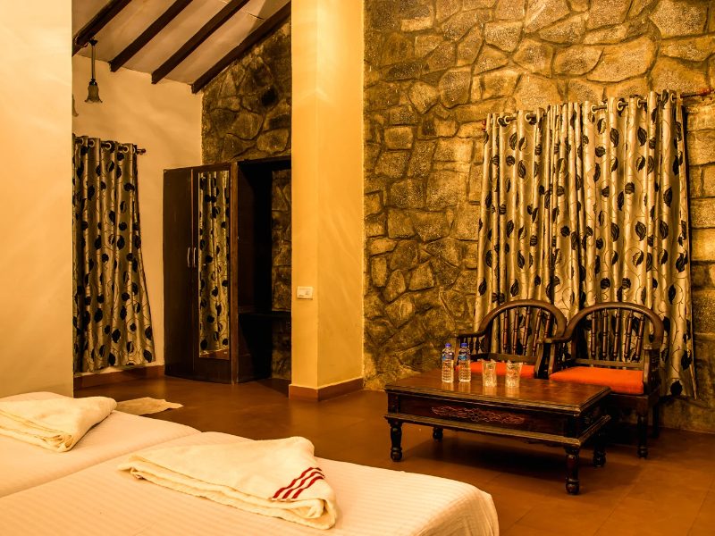 Jumbo Package Room